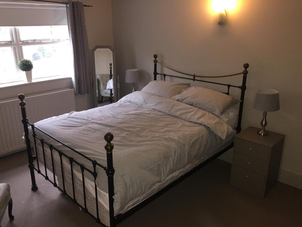 Large 2-Bed House Derbyshire Off Chatsworth Rd Chesterfield Exterior photo